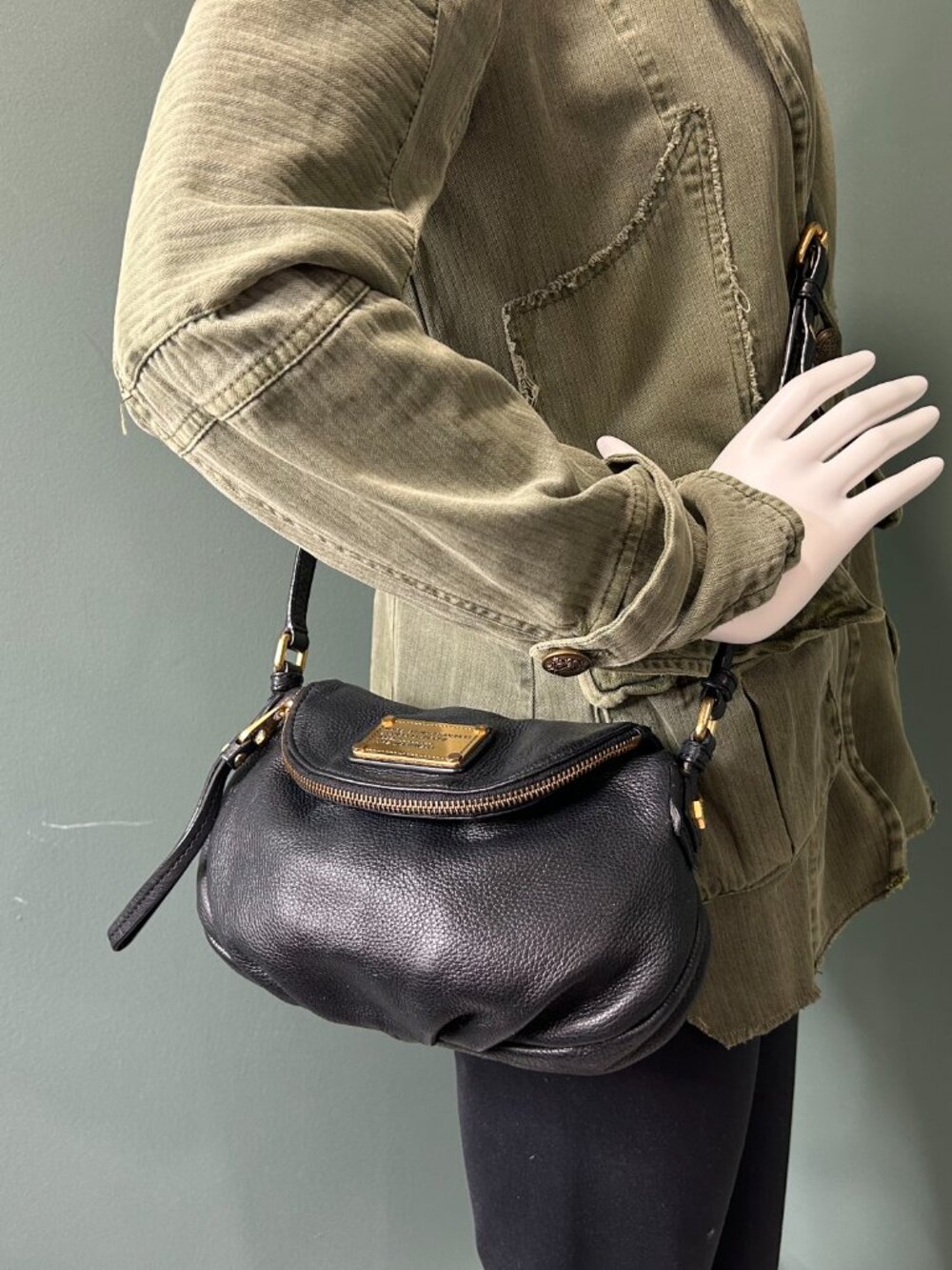 Marc by MARC JACOBS Classic Small Version Q Natasha Crossbody Black Leather Bag - Picture 7 of 12
